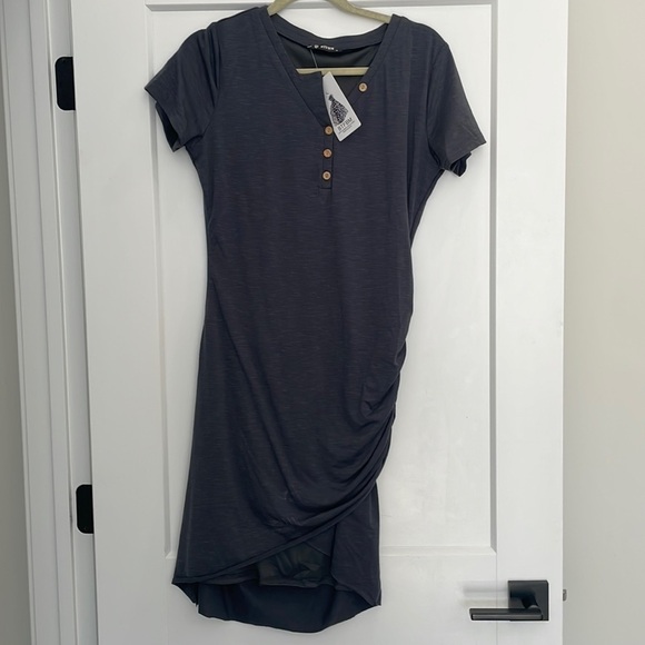 Dresses & Skirts - NWT ruched body con dress​​​​​​​